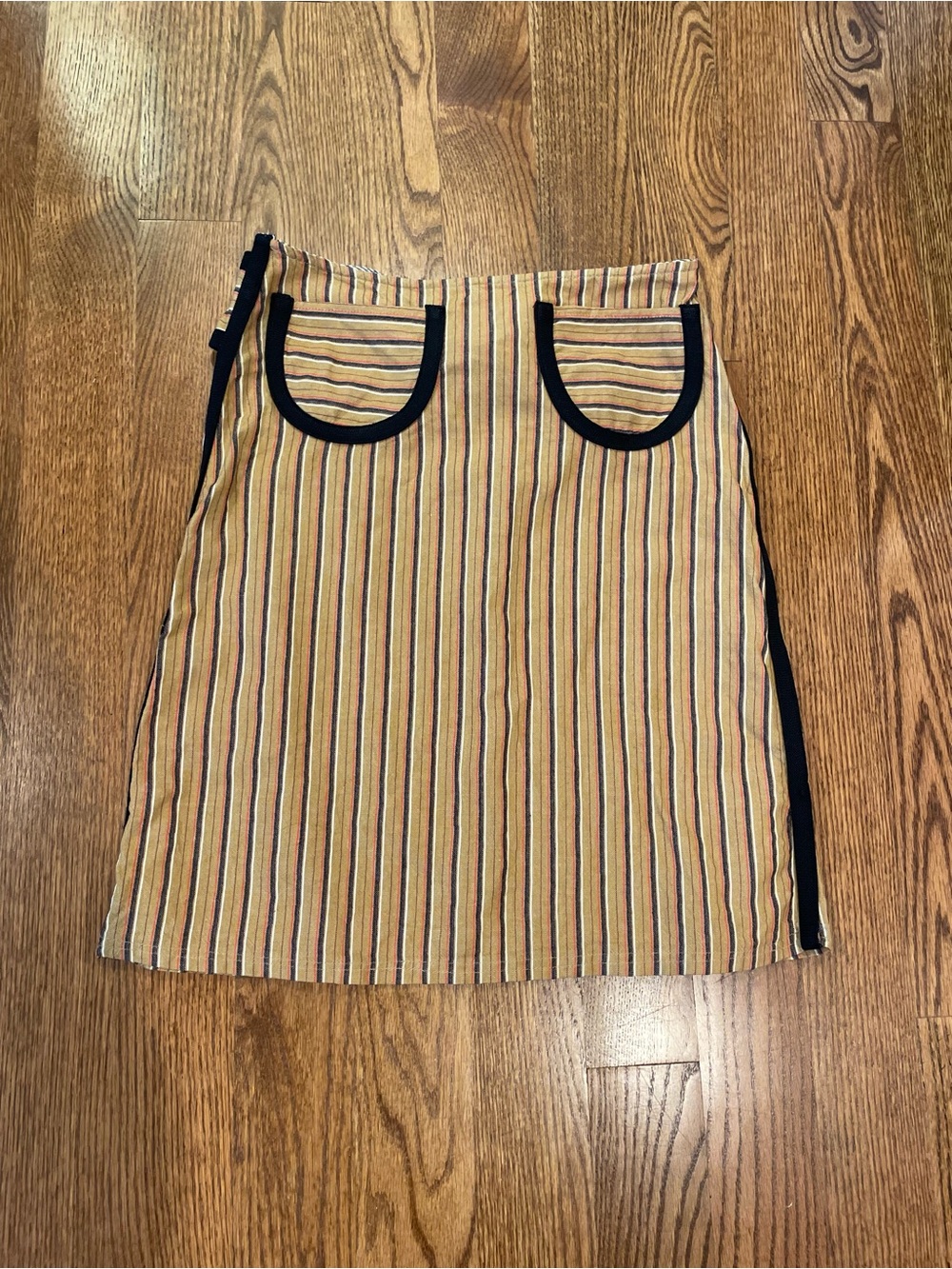 Petro Zillia vintage gold skirt with black trim size M